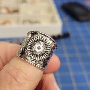 Sunflower Wide 3/4" Silver Tone Band Ring Size 7.5